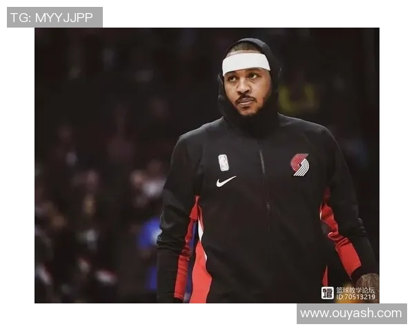 安东尼因倒勾踢击对手头部被红牌罚下引发争议赛后评论热议